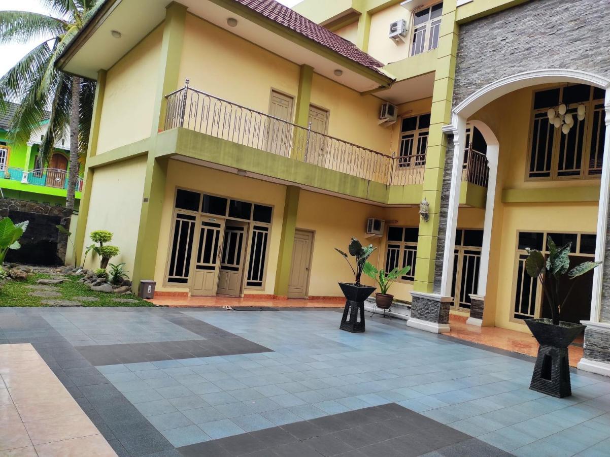 Hotel Randik Sekayu Buitenkant foto